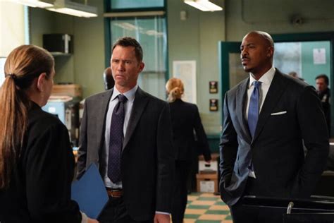 Preview — Law And Order Season 22 Episode 7 Only The Lonely