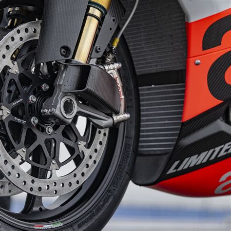 Aprilia Rsv Xtrenta La Pi Estrema Di Noale Foto Inmoto It