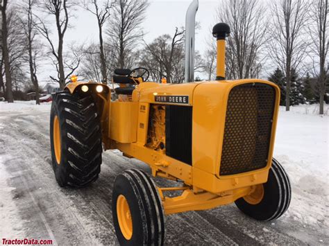 John Deere 700a Industrial Tractor Photos Information