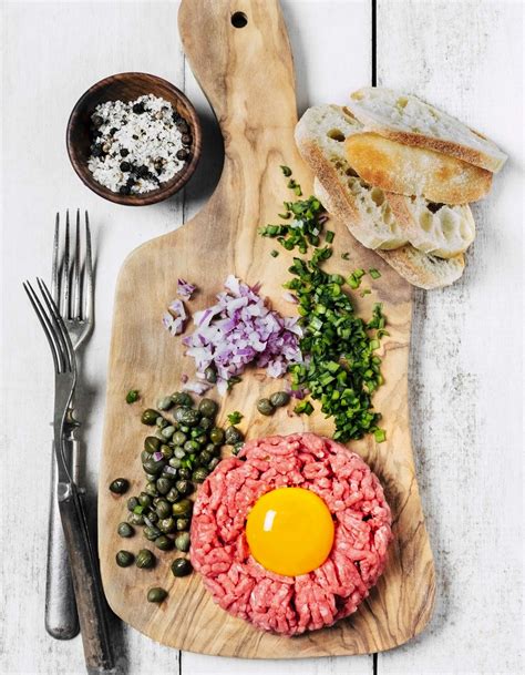 Tartare de boeuf aux deux sauces pour 5 personnes Recettes Elle à Table