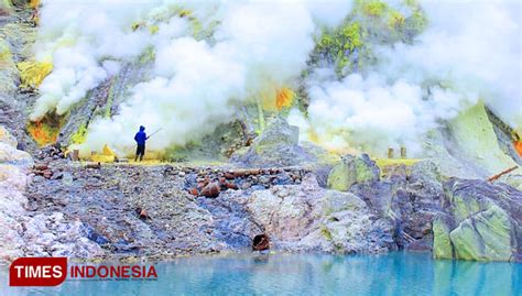 Aktivitas Kawah Meningkat Wisatawan Dilarang Turun Ke Dasar Kawah Ijen