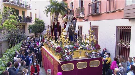 Procesi N De La Borriquita Tradici N En Madrid Y Sevilla Cofrad A La