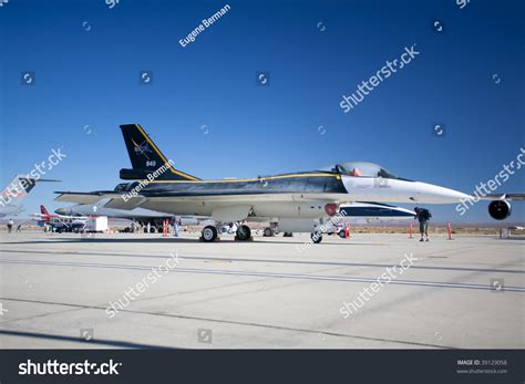 Edwards Afb Ca October 17 General Dynamicsnasa F 16xl 1 Testbed