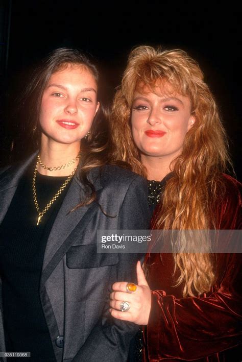 Ashley Judd with her older sister Wynonna Judd, 1991 | Ashley judd ...