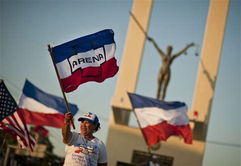 24 Horas 24 Fotos Un Partidario De Alianza Repub