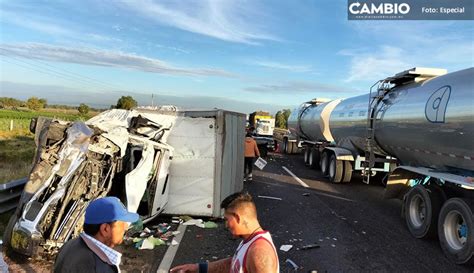 Volcadura Tras Choque Entre Dos Camionetas En La Puebla Orizaba Deja