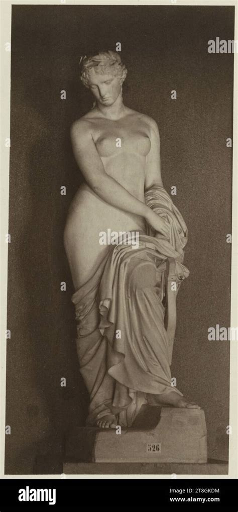 Venus A Lantique Debout Hi Res Stock Photography And Images Alamy