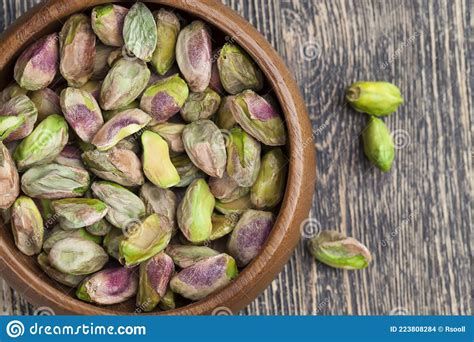 Nueces De Pistacho Deliciosas Y Saladas Foto De Archivo Imagen De