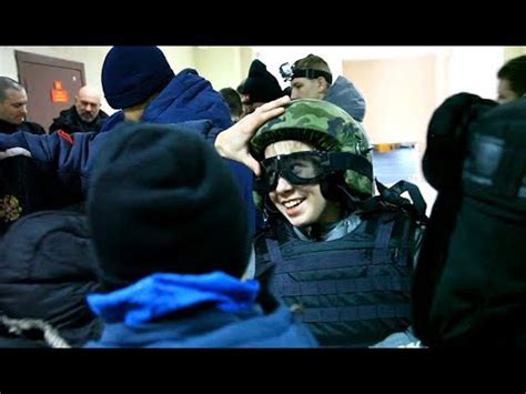 Сколько весит бронежилет? - YouTube