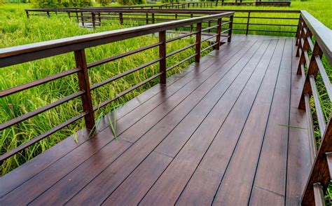 Top 10 Amazing Horizontal Deck Railing Ideas For Your Homes - VIAPU