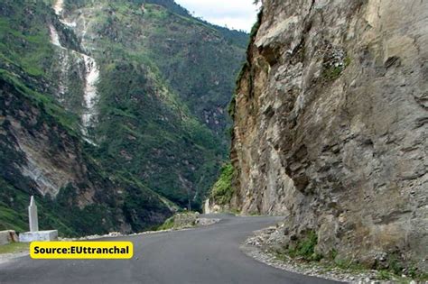 Char Dham All Weather Road Getting Dangerous With Crack In Rocks