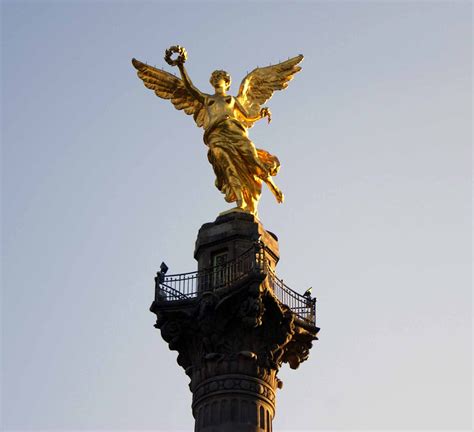 Monumento A La Independencia De México ~ Caminando Por La Ciudad