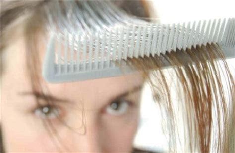 Arrestare la caduta dei capelli con 3 rimedi alle erbe Vivere più sani