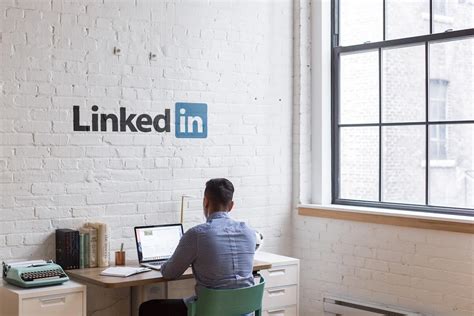 How To Use Linkedin For Business In Making You Content