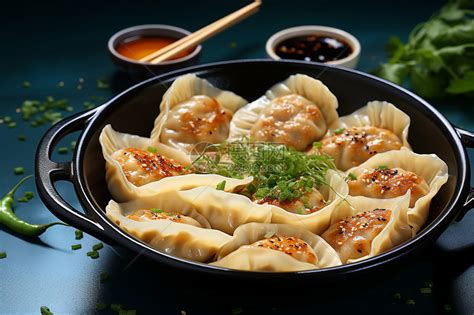 盘子里的煎饺高清图片下载 正版图片600611962 摄图网