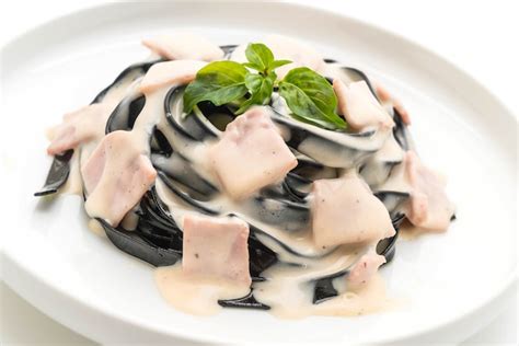 Premium Photo Black Fettuccine Spaghetti Carbonara Ham