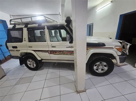 Toyota Land Cruiser Hard Top Excellent état à Djibouti