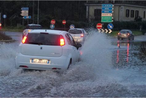 Nuova Ondata Di Maltempo Nel Week End Allerta Meteo In 9 Regioni