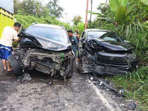 Dua Minibus Tabrakan Di Tapsel Tiga Orang Terluka