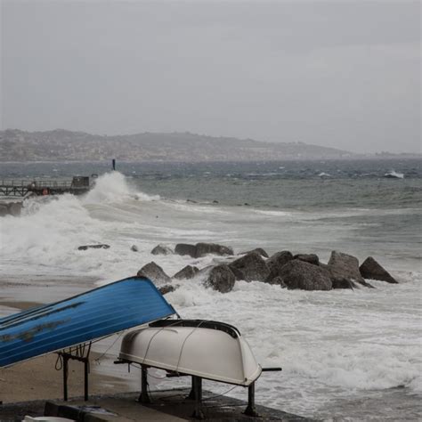 Maltempo Allerta Arancione In Sicilia E Gialla In Calabria Previste