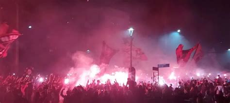 Veja O V Deo Torcida Do Athletico N O Entra No Est Dio Mas Promove