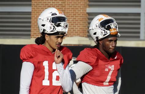 ESPN Sizes Up the Tennessee Quarterback Battle During 2023 Offseason ...