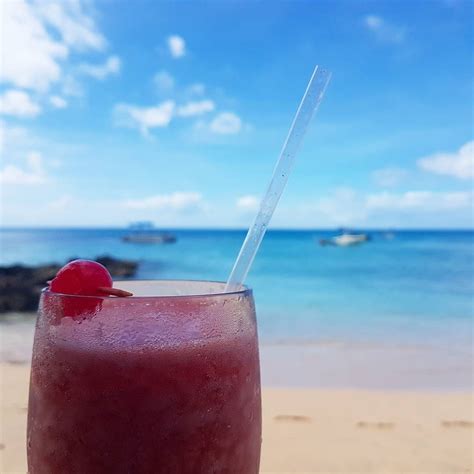 Strawberry Daiquiris On The Beach Cocktails Daiquiri Beach