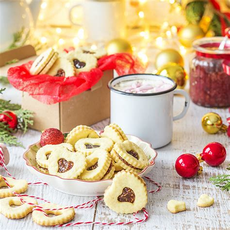 Recette Biscuits de Noël fourrés à la confiture