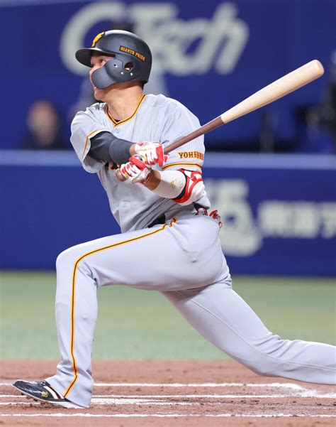 スポーツ報知 巨人取材班 On Twitter 6回、 坂本勇人 の適時打＆オコエ瑠偉の好走塁で1点返す 中田翔 も適時打 Hochi News Articles