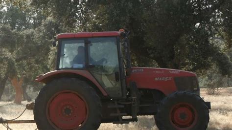 Herido grave un hombre de 57 años tras pasarle por encima el tractor