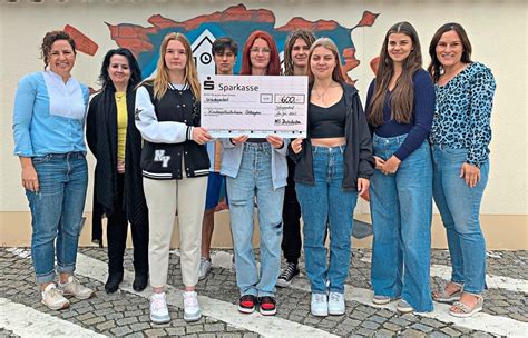 Schüler aus Dachelhofen spenden für Kinderpalliativstation in Amberg