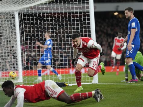 Premier League Martinelli Stars As Leaders Arsenal Crush Everton To Go