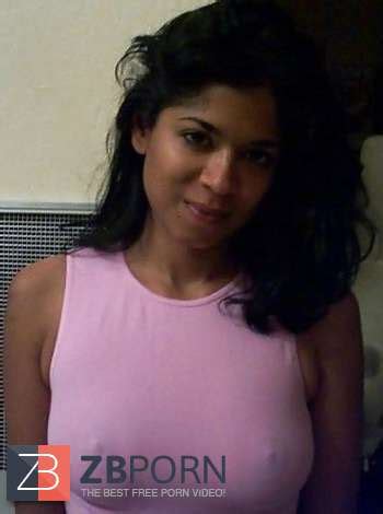 Nips Pokies Without Bra Downblouse ZB Porn