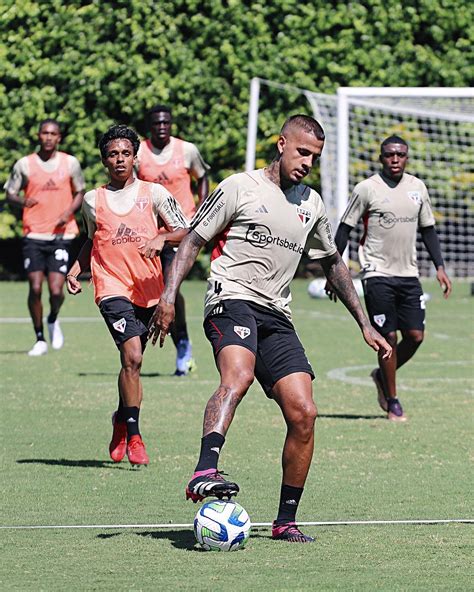 São Paulo FC on Twitter Reapresentação a presença do elenco Sub