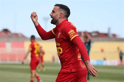 Il Catanzaro Stende La Feralpisal Grazie A Iemmello E All Autogol Di