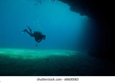 79 498 Deep Sea Diver Images Stock Photos Vectors Shutterstock