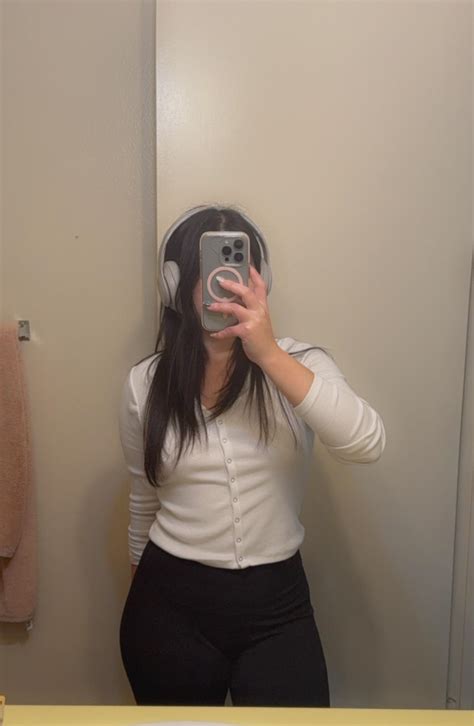 Ingrid Gonzalez (u/Ingridgoeswest69) - Reddit