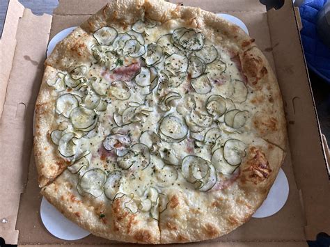 Finally Got The Pickle Pizza From Bobs Pizza Rchicagofood