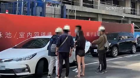 工地鐵鎚掉落砸轎車！險傷車內女駕駛 工地人員：有設斜籬 社會 三立新聞網 Setn