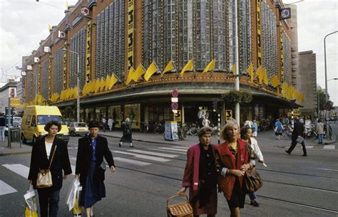 Fotos Van Vroeger De Bijenkorf In Den Haag Bestaat Al Jaar