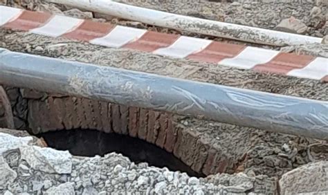 Tracce Di Storia Dagli Scavi In Piazza Sono Archi Dellacquedotto Mediceo