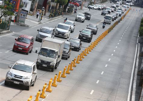 Metro Manila commuters face manic Monday | Inquirer News