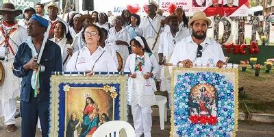 Em homenagem às 272 vítimas fatais da tragédia crime bandeira do