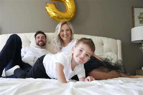 Capturing The Moment THE NAKED MAMA