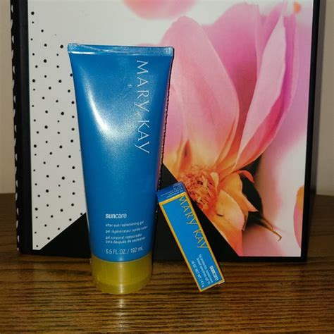 Mary Kay Skincare Mary Kay Sun Replenish Gel Lip Protector Bundle