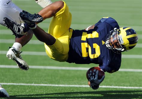 michigan football    roy roundtree improve  reception