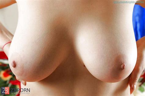 Gorgeous Saggy Melons ZB Porn