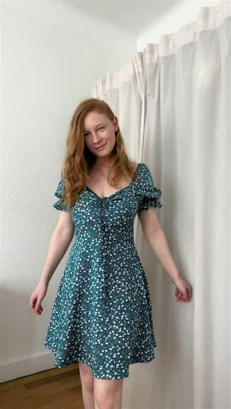 The Dress VS The Tits Scrolller