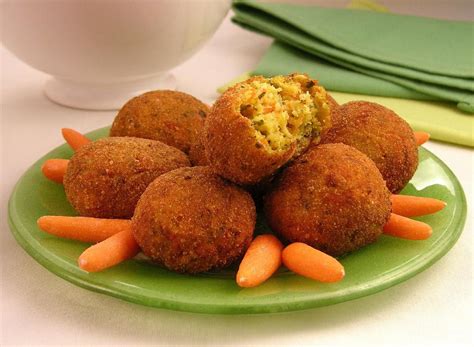 Bolinho de brócolis e cenoura Guia da Cozinha Bolinhos de brócolis