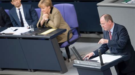 Was Steinbrück und Merkel über Einkommensverteilung sagen DER SPIEGEL